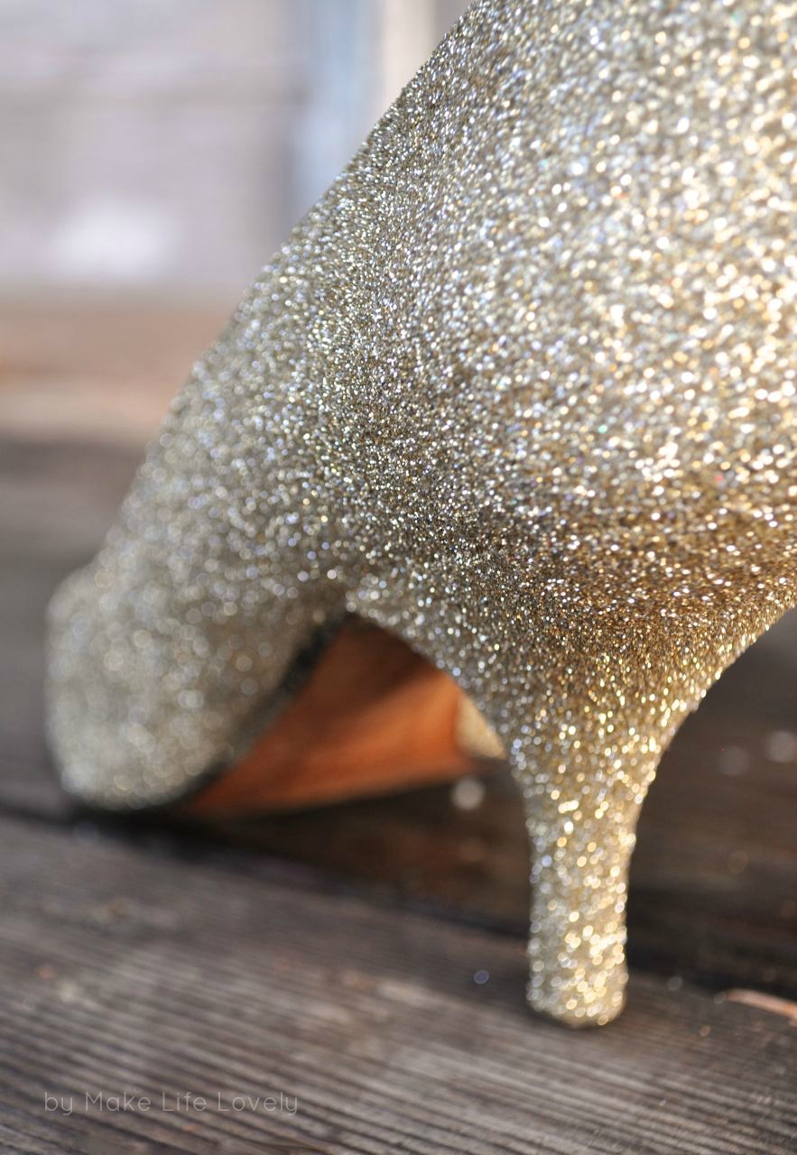 How do you make sparkly shoes?